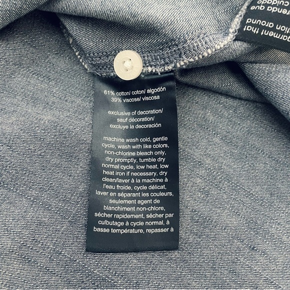 Tommy Hilfiger Chambray Flutter Sleeve Button Down Top - Picture 9 of 10